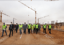 Madame Loubna Tricha en visite du chantier de construction de la CMC de la région Laâyoune-Sakia El Hamra